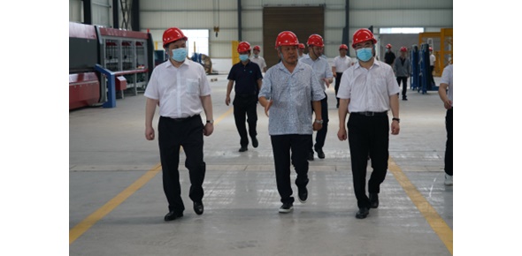 2022-6-29市委書記劉革安陪同省金融監(jiān)管局、國家開發(fā)銀行等領導視察萬眾集團